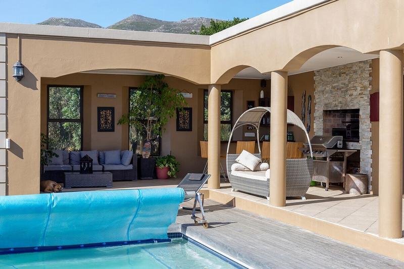 To Let 4 Bedroom Property for Rent in Crofters Valley Western Cape